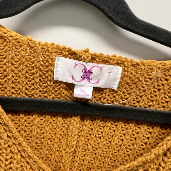 Like new! Perfect sweater for Fall! - Picture 2 of 3